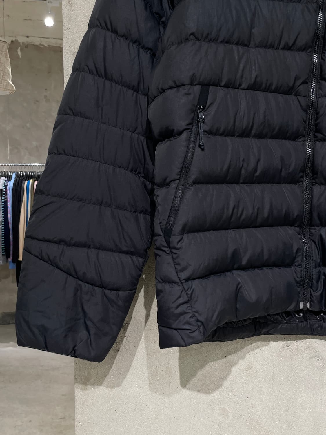 아크테릭스 블랙 토륨 구스다운 경량 자켓 상품이미지4