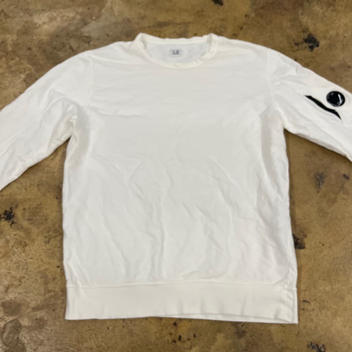 [정품] CP컴퍼니 화이트 렌즈 패치 긴팔 티셔츠  상품이미지3