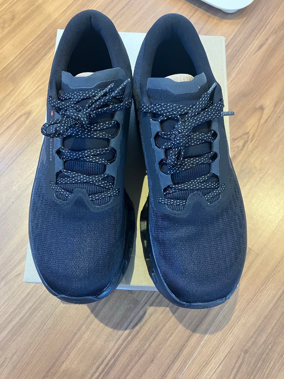 온러닝 클라우드몬스터3 블랙 255 상품이미지1