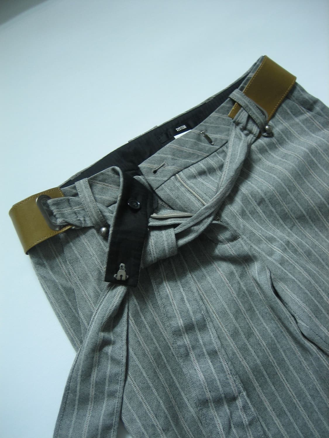 [SYSTEM] Stripe Belted Trousers 상품이미지3