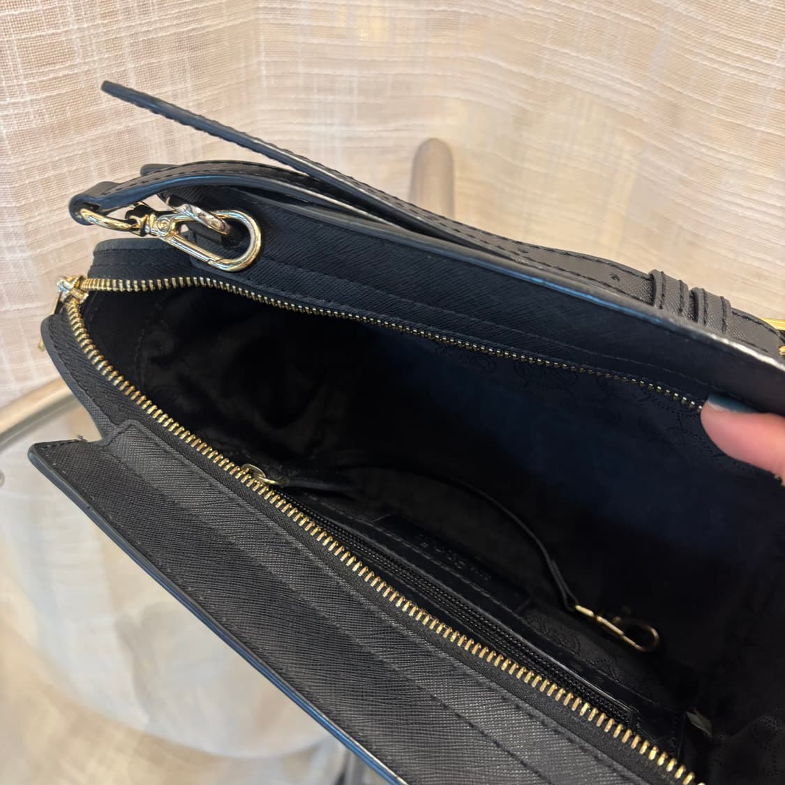 정품 마이클코어스 사피아노 크로스백     상품이미지9