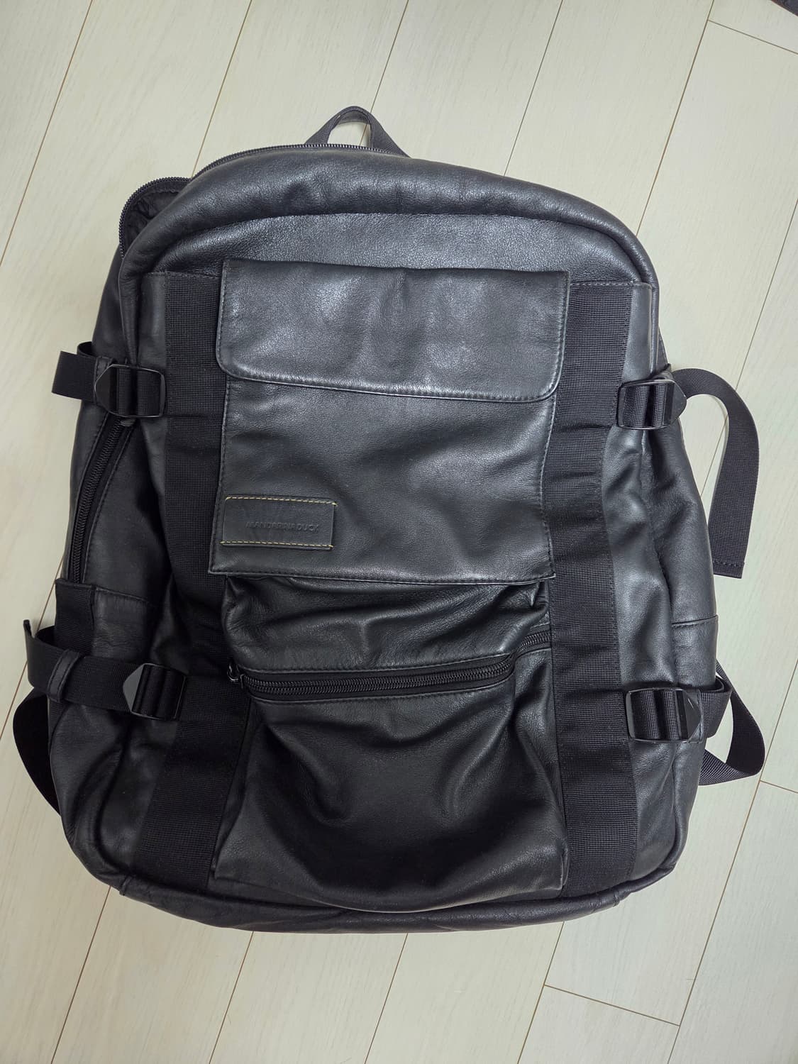 만다리나덕 천연가죽 백팩 상품이미지1