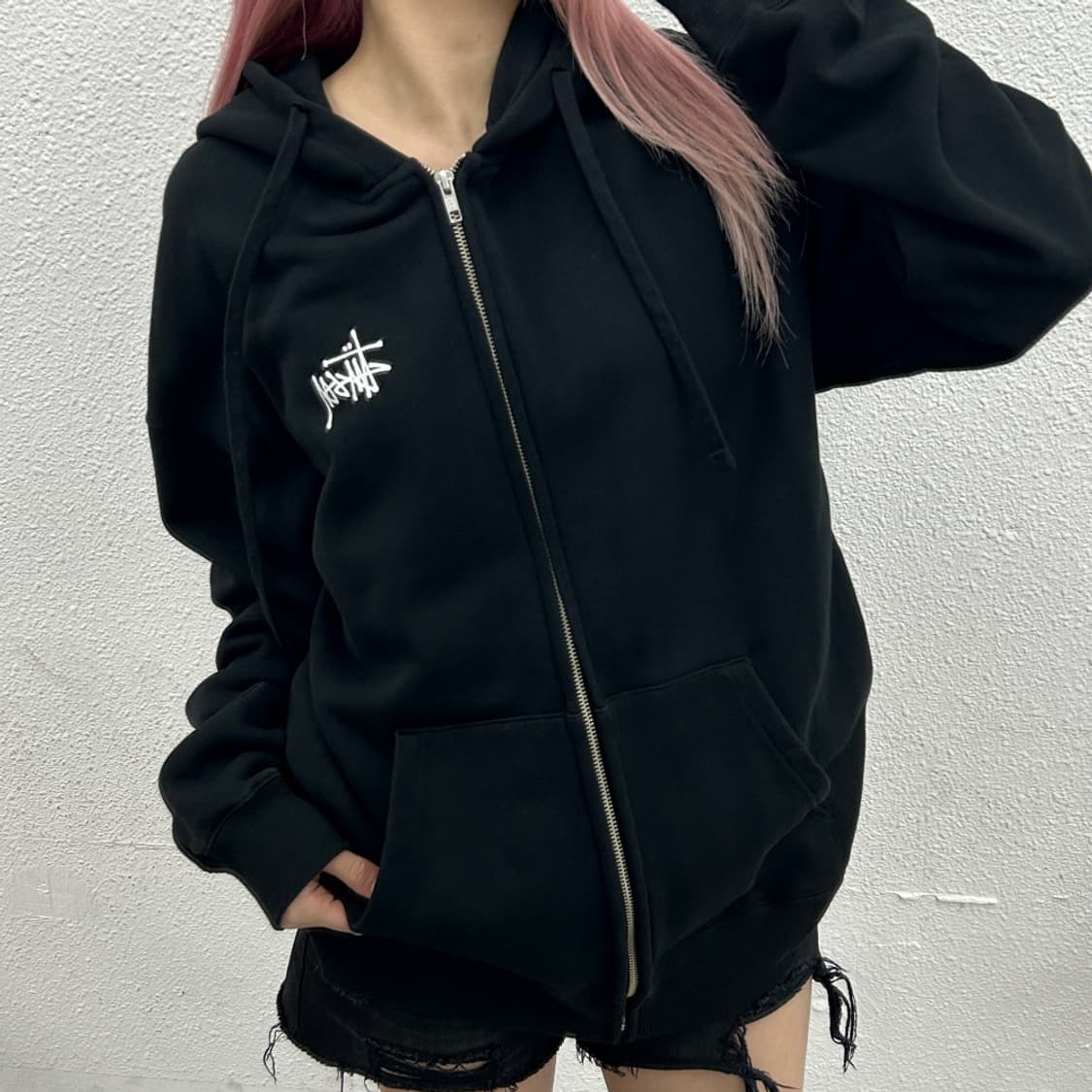 스투시 화이트 로고 블랙 후드집업 L 상품이미지1