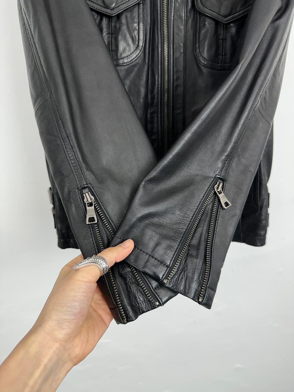 Zip Detail Lambskin Leather Jacket 상품이미지2