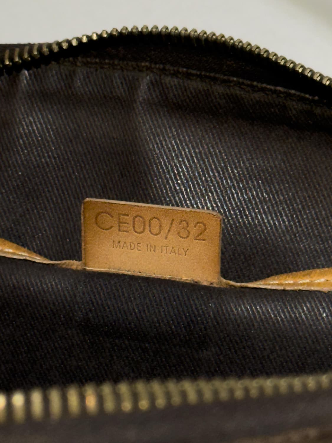 셀린느 트리오페 마카담 숄더백 상품이미지10