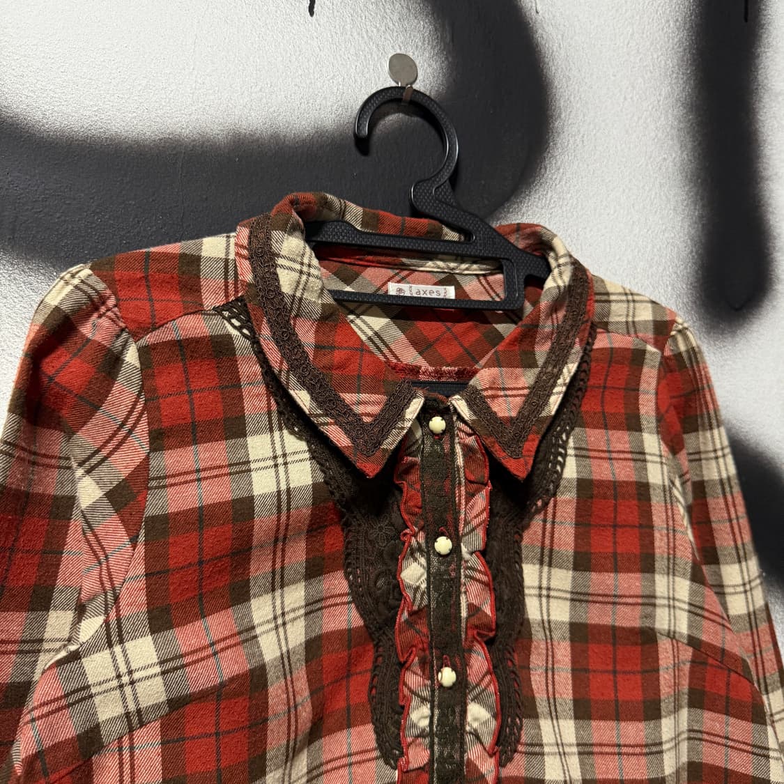 액시즈팜 러블리 프릴 체크 패턴 셔츠 블라우스 상품이미지3