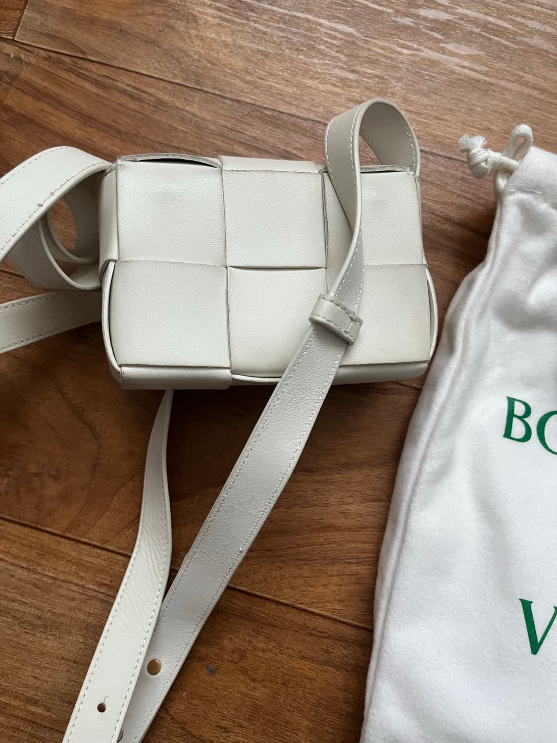 보테가 미니카세트백 상품이미지4