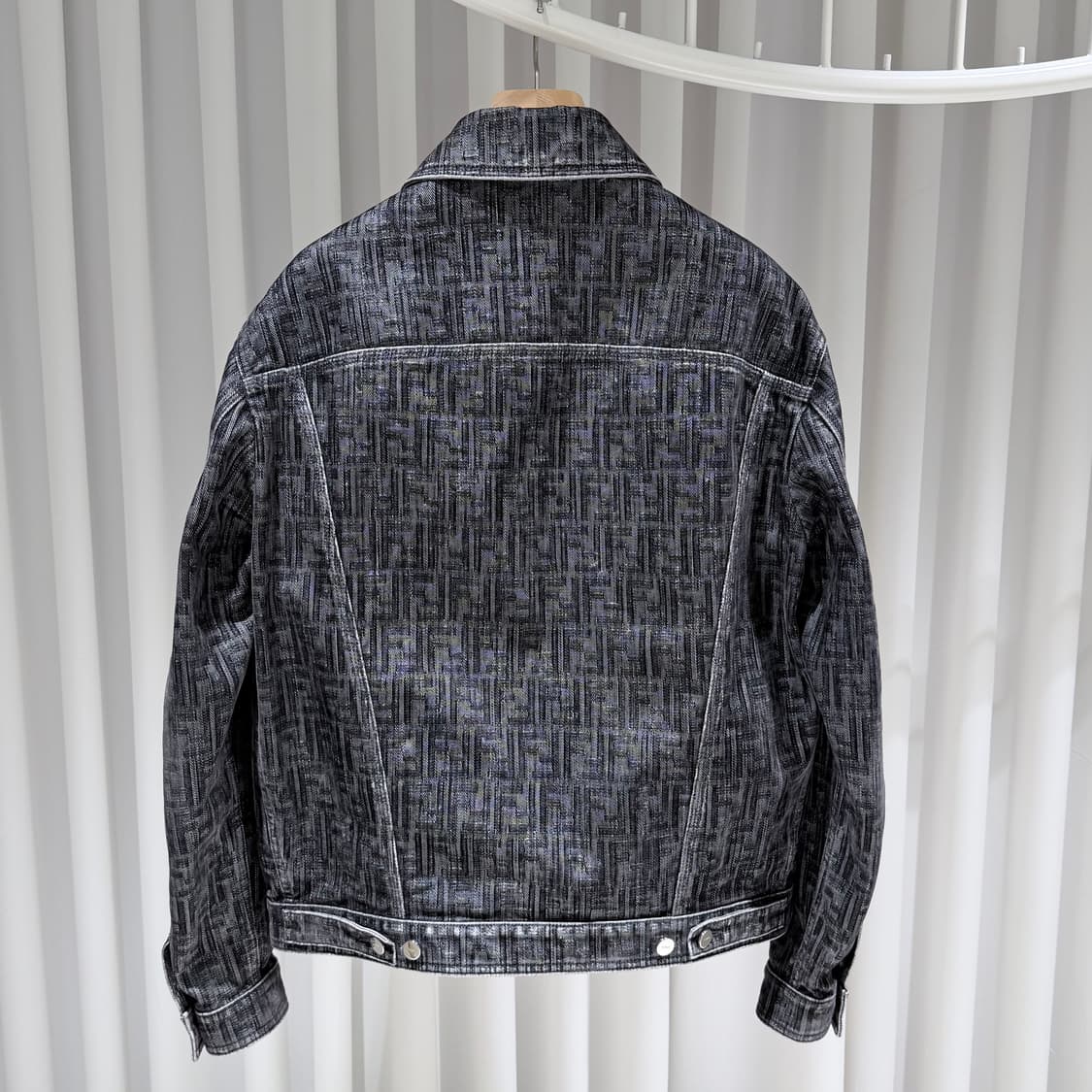 50 / 펜디 FF 로고 벨벳 데님 블랙 자켓 상품이미지4