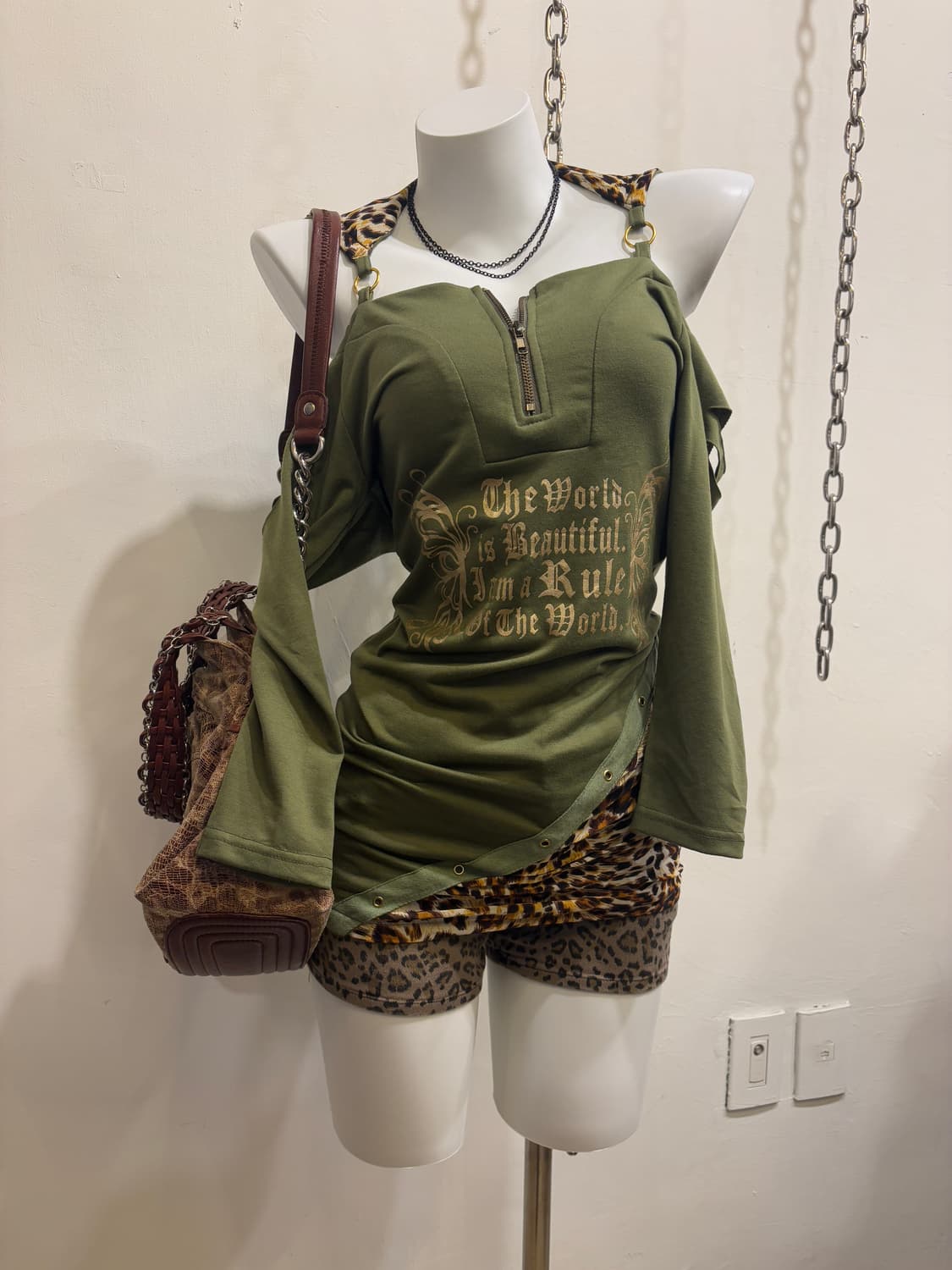 레오파드 패턴 스터드 베이지 숏팬츠 상품이미지5