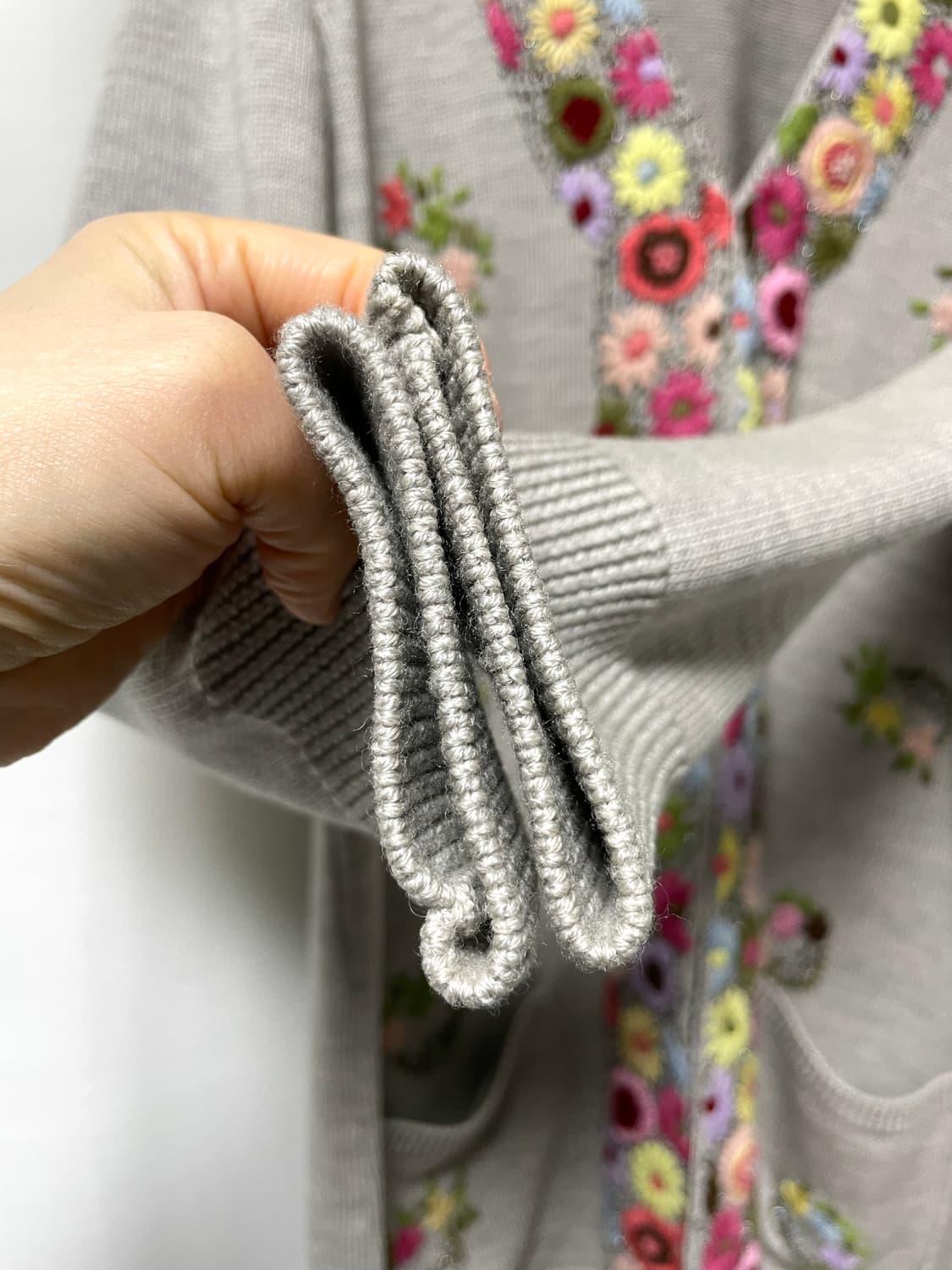 비꼴리끄 울 플라워 자수 비즈 모리걸 브이넥 롱 가디건 _ 그레이M 상품이미지4