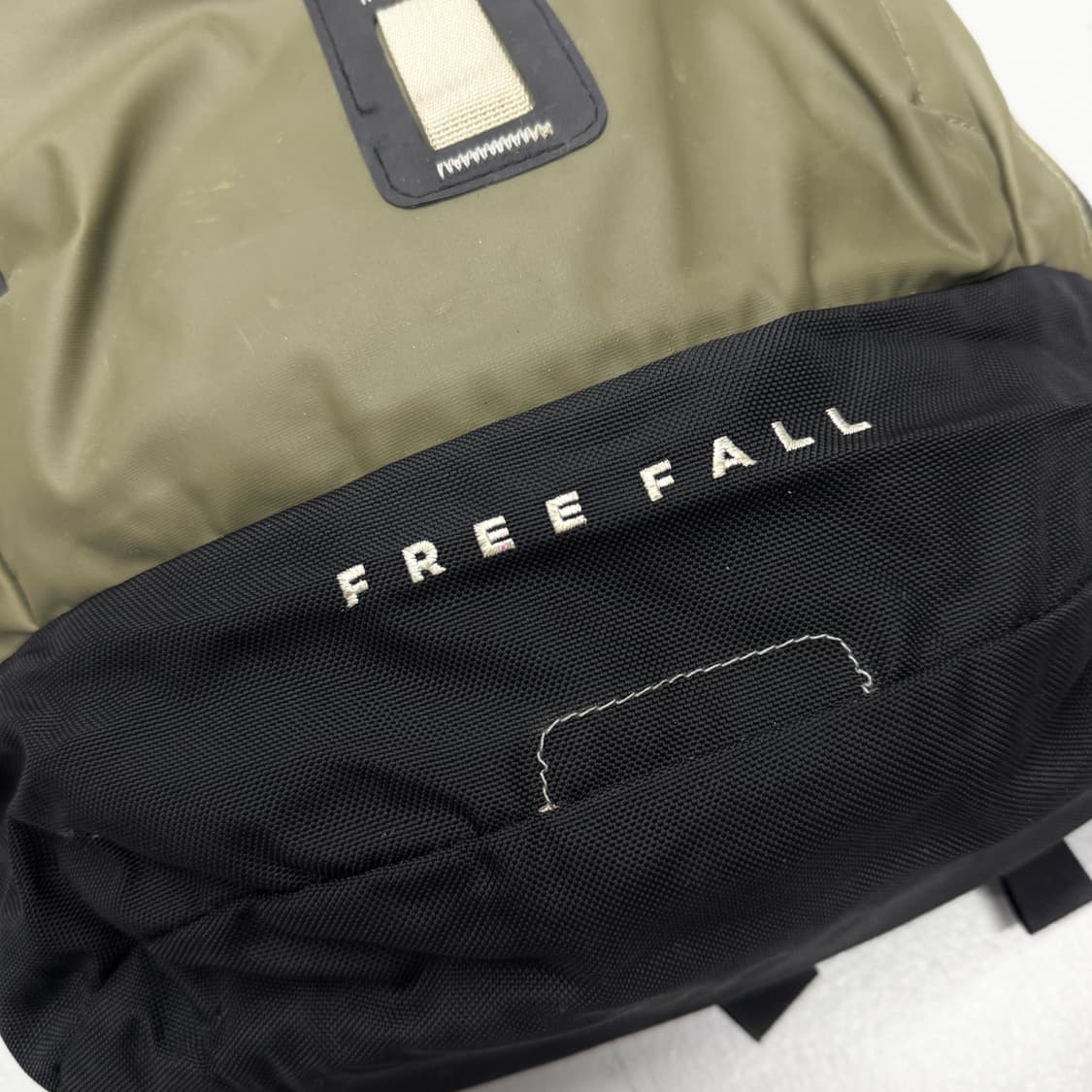 노스페이스 고프코어 카키 백팩 상품이미지5