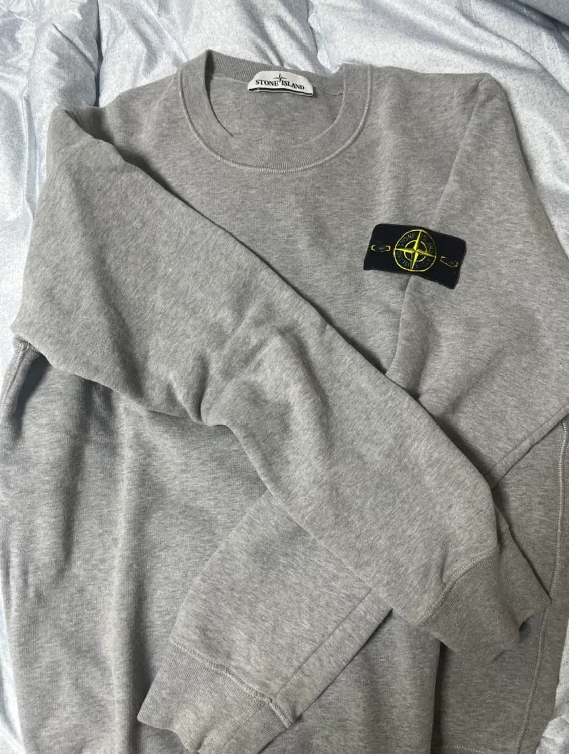 스톤아일랜드 맨투맨 그레이 L 팝니다 상품이미지1