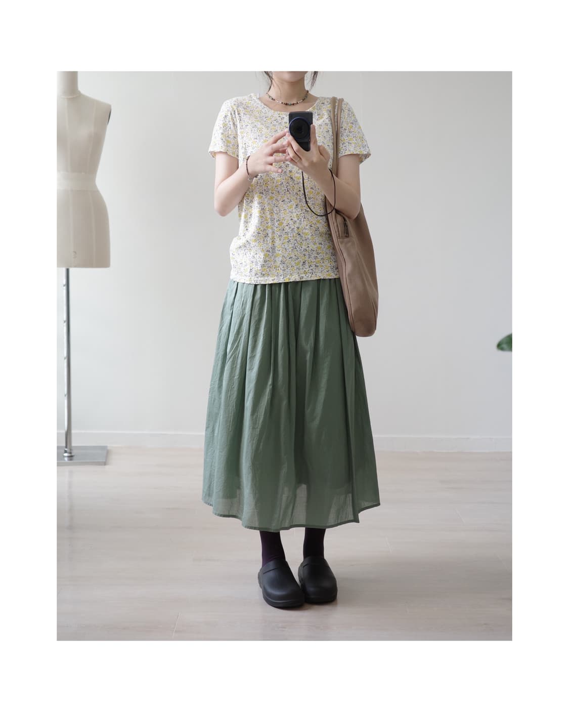  Tiny flower patterned short-sleeve top 상품이미지2