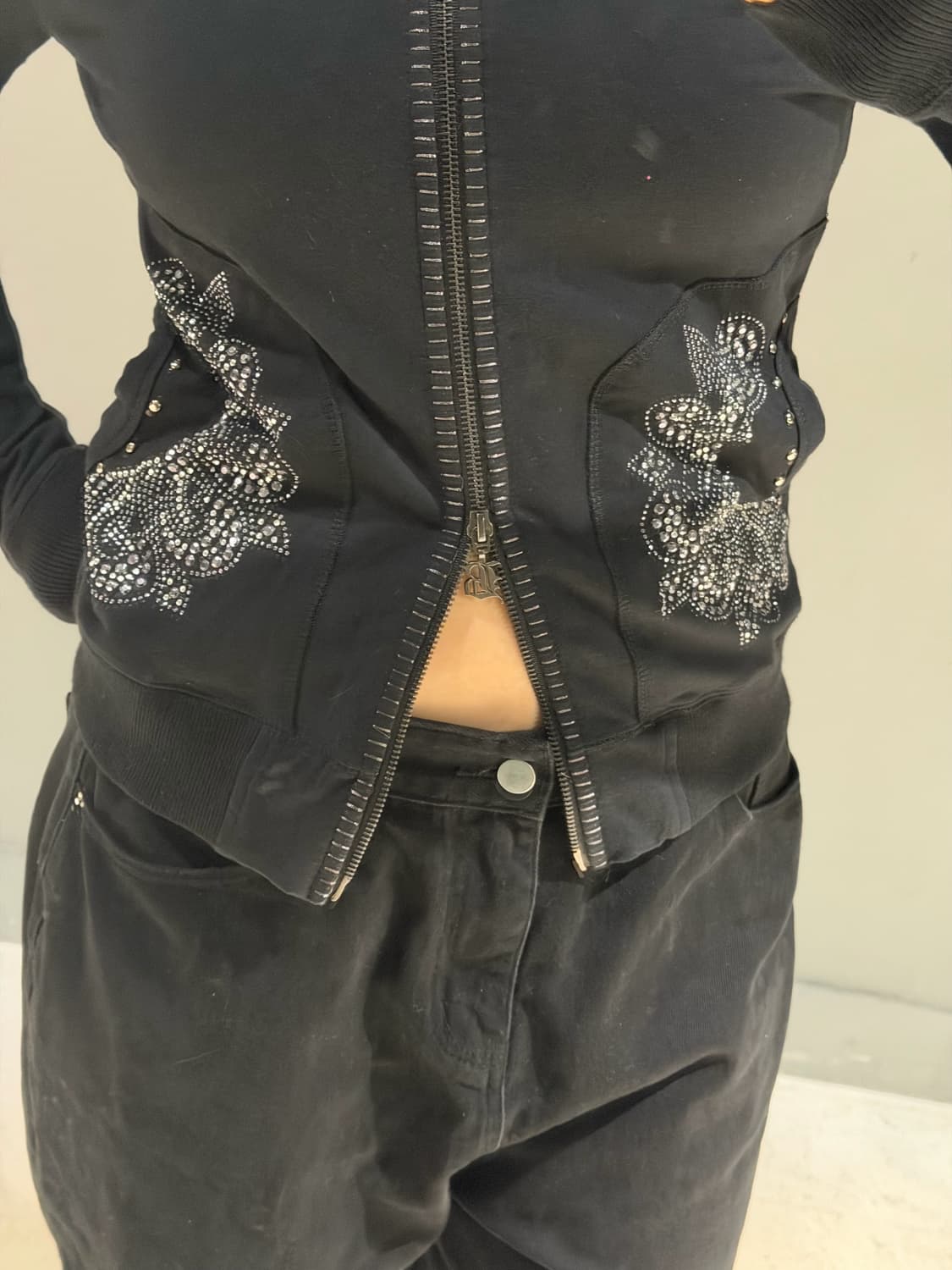 BCBGMAXAZRIA cubic detail zip-up 상품이미지4