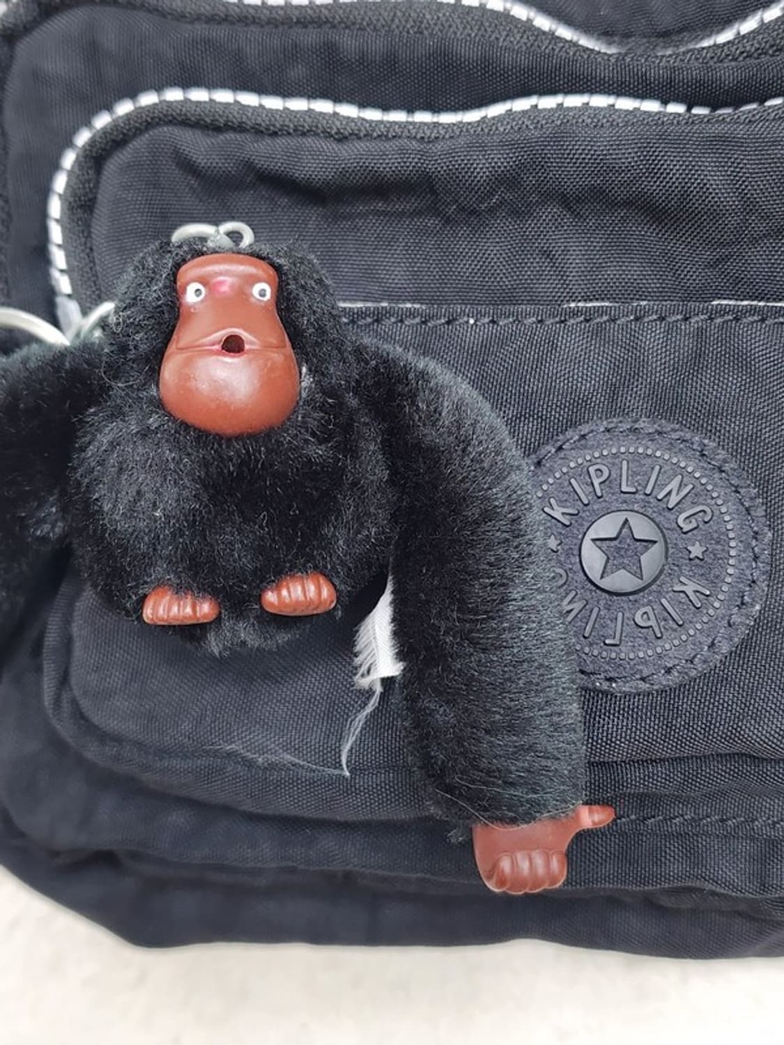 KIPLING 블랙 미니 힙색+크로스 2way 상품이미지3