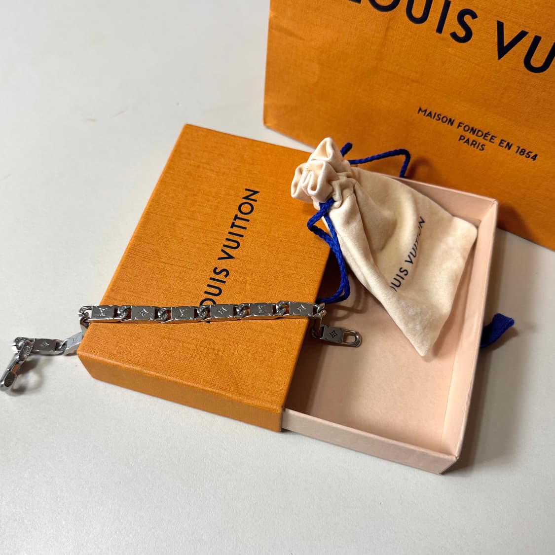 [L/당일출고]루이비통 모노그램 타이드업 팔찌 상품이미지2