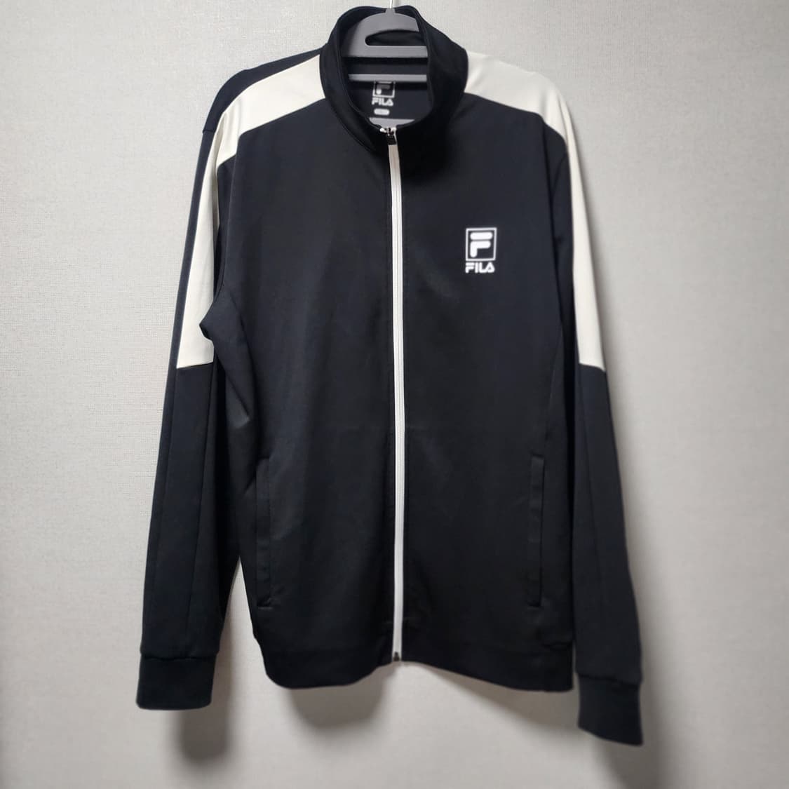 [100] FILA 휠라 블랙 트랙 자켓 상품이미지1