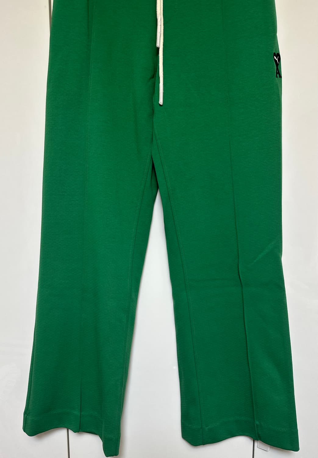 아미 푸마 하트 로고 엠브로 밴딩 와이드 트랙 팬츠남여공용 상품이미지3