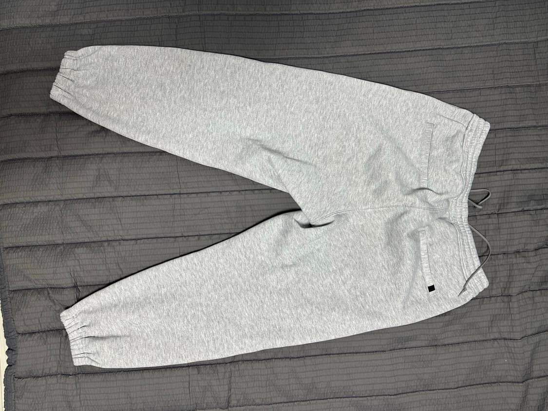 [M] 23FW 다이와피어39 테크 스웨트 팬츠 그레이 상품이미지3