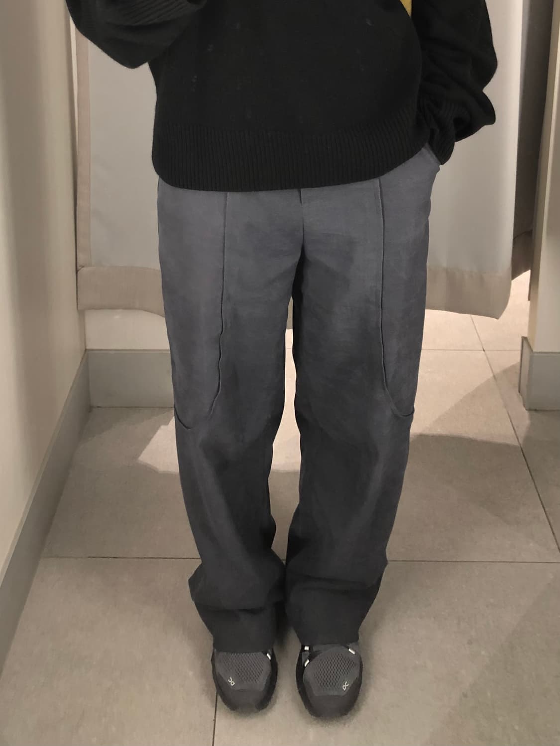 unless round-tuck pants, charcoal S 상품이미지4