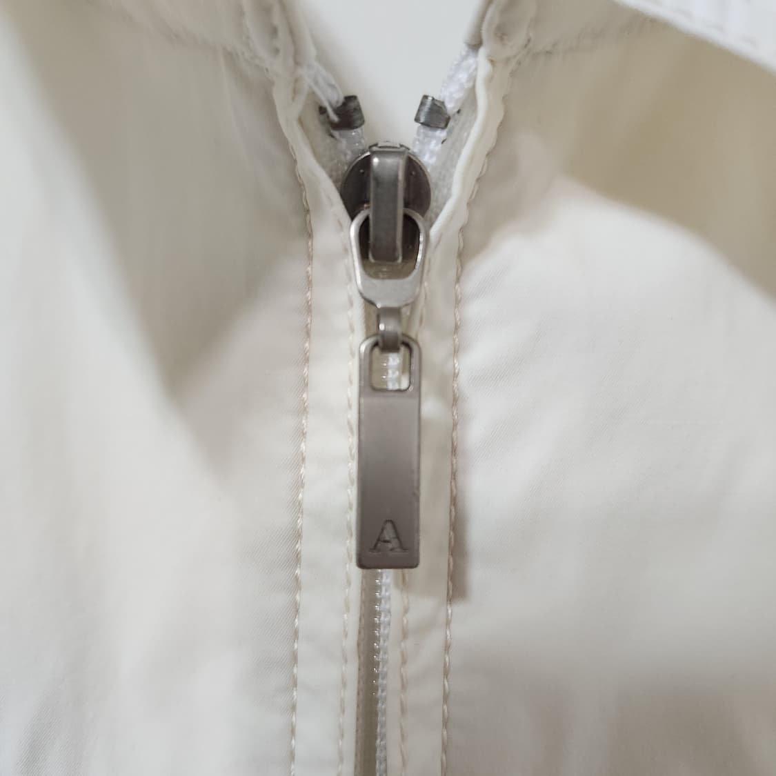 H376 [105] 아쿠아스큐텀 골프 UK 바람막이 점퍼
 상품이미지3