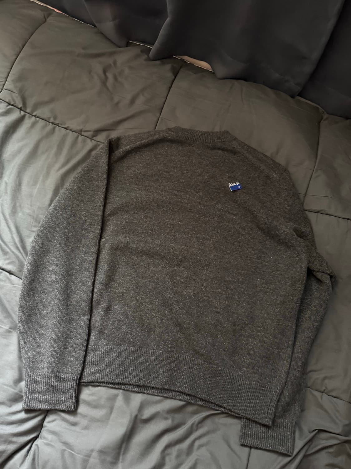 아더에러 시그니피컨트 TRS 태그 니트 01 차콜  상품이미지2