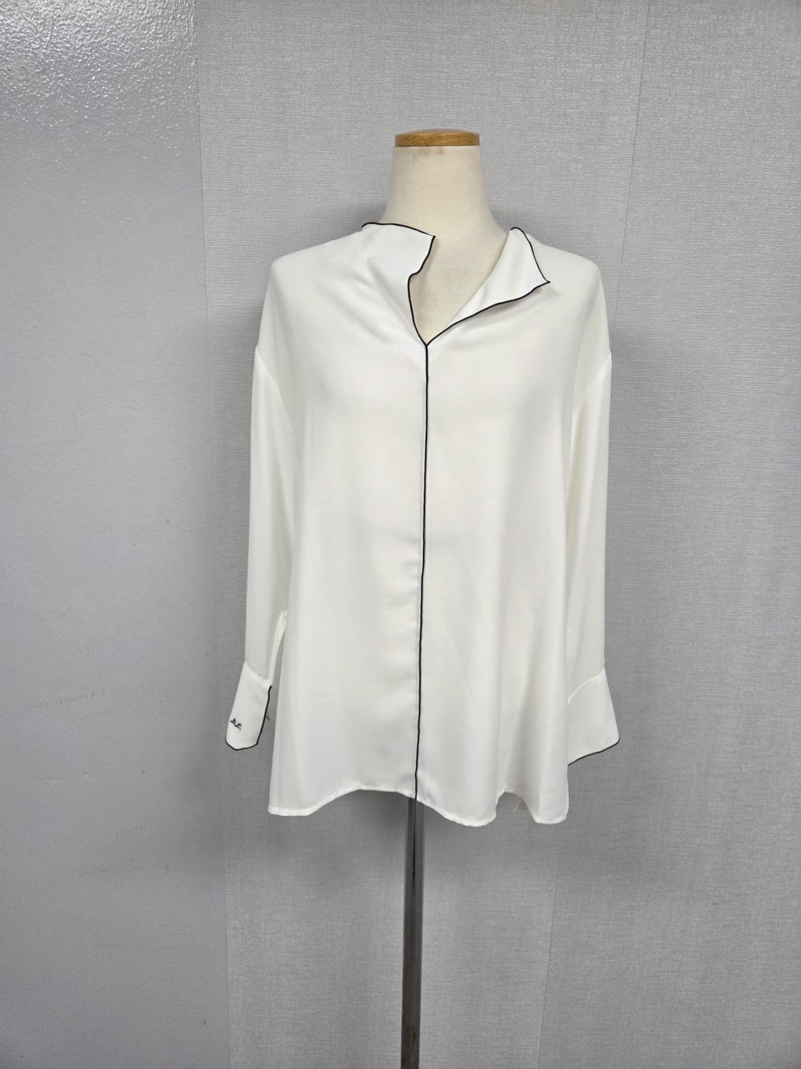 듀엘 여성블라우스 상품이미지1