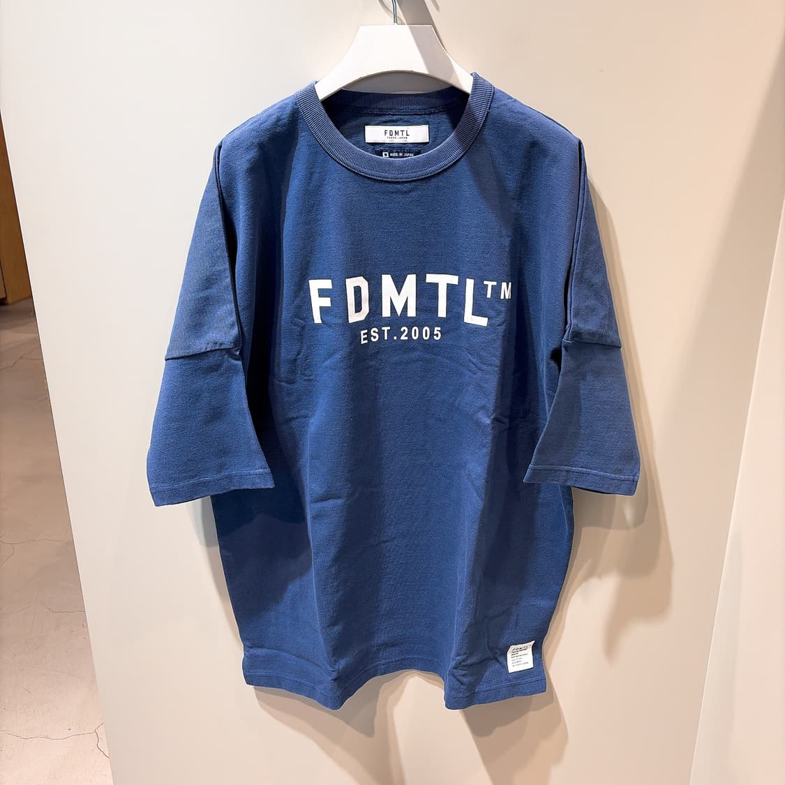 (정품/새상품) FDMTL 펀더멘탈 남성 네이비 와이드 로고 티셔츠  상품이미지1