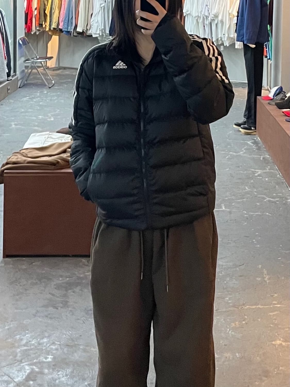 아디다스 에센셜 블랙 다운 패딩 H1341 상품이미지1