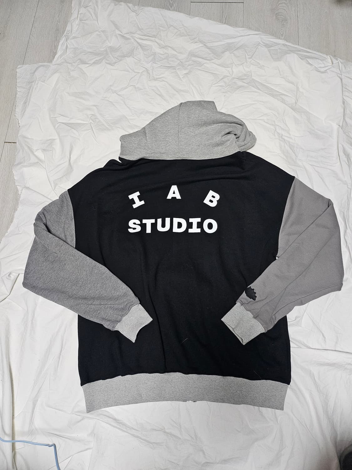 아이앱스튜디오 니니즈 후드 집업 XL 상품이미지2