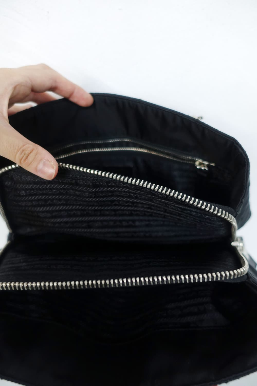 프라다 퀼팅 백 상품이미지8