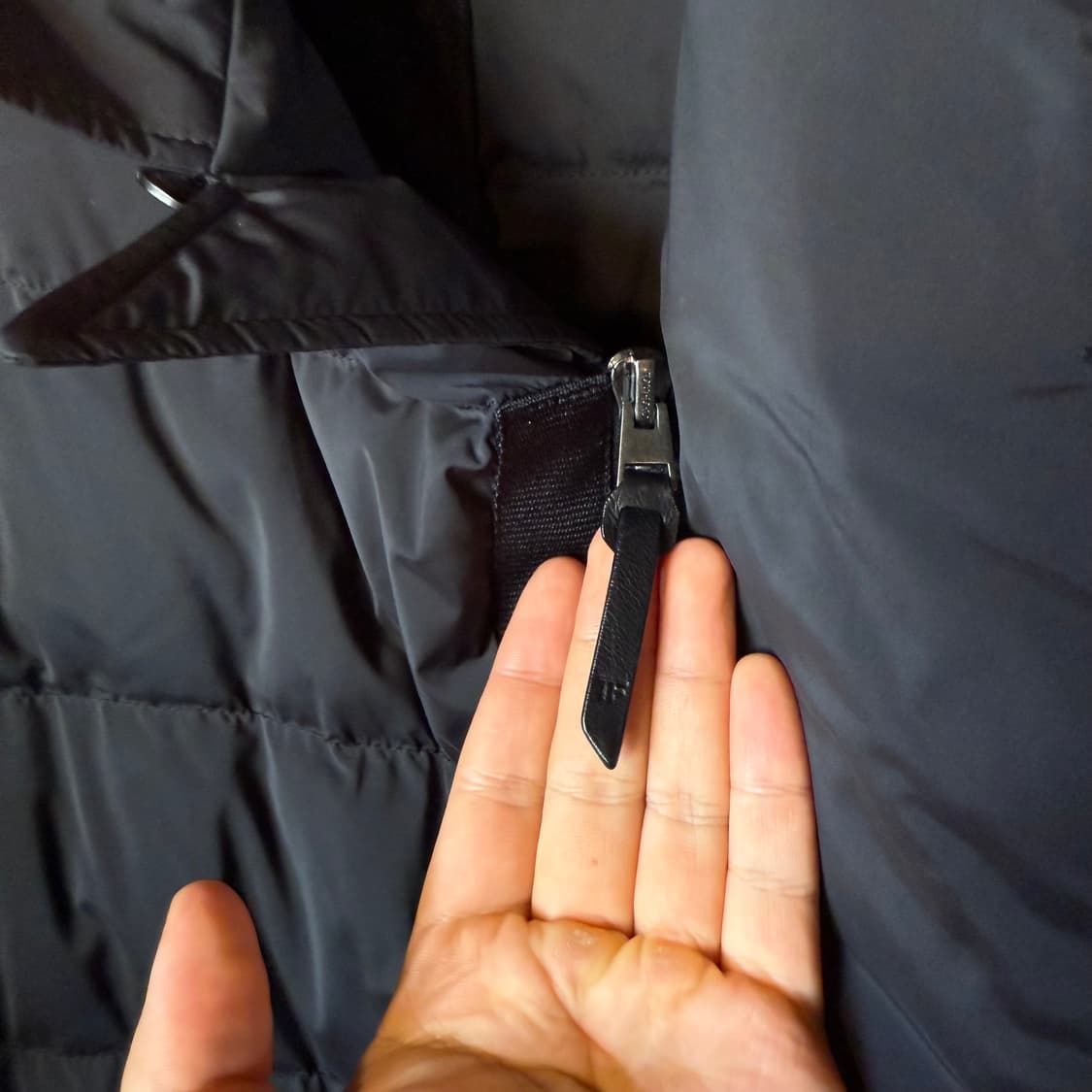 톰포드 패딩 판매 합니다. 상품이미지4