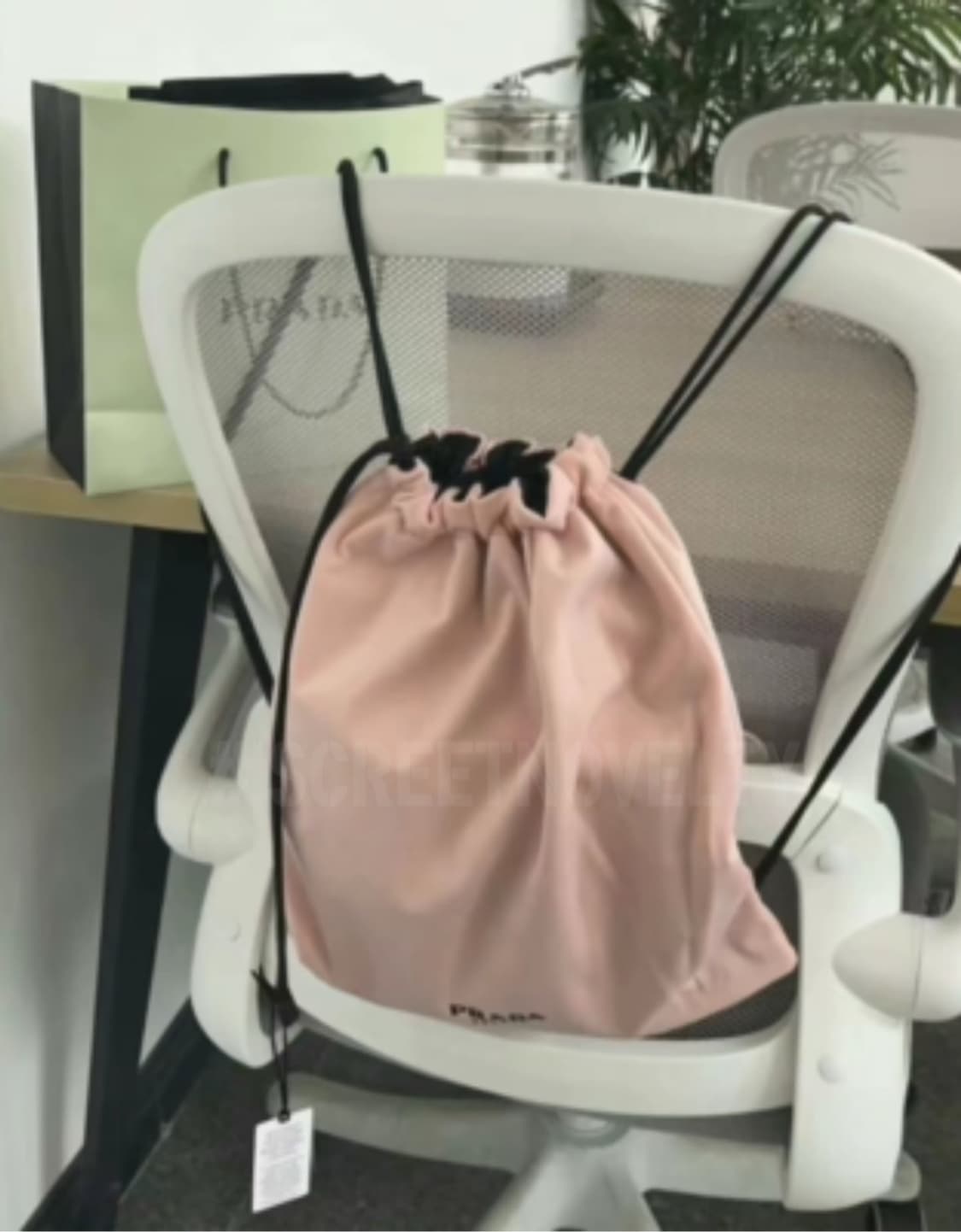 프라다 리미티드 양면 리버시블 백팩 핑크&블랙 상품이미지10