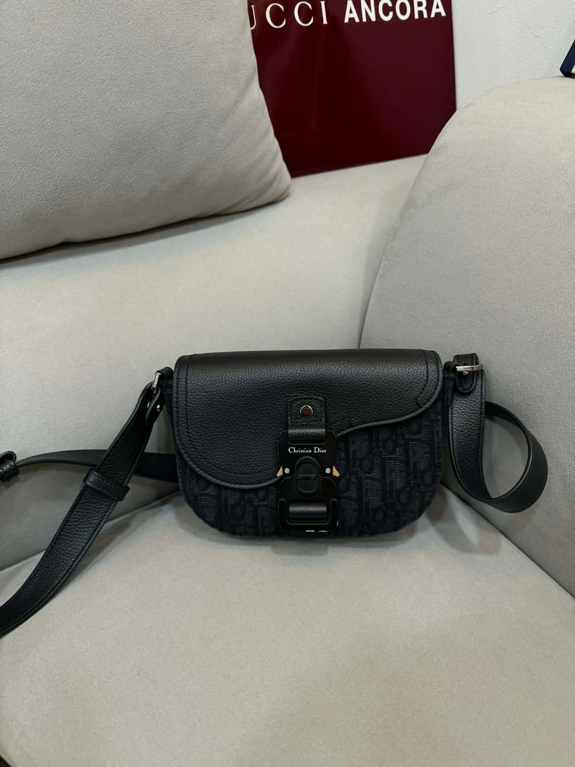 디올 오블리크 새들 미니 플랩 스트랩 메신저 크로스백  상품이미지1