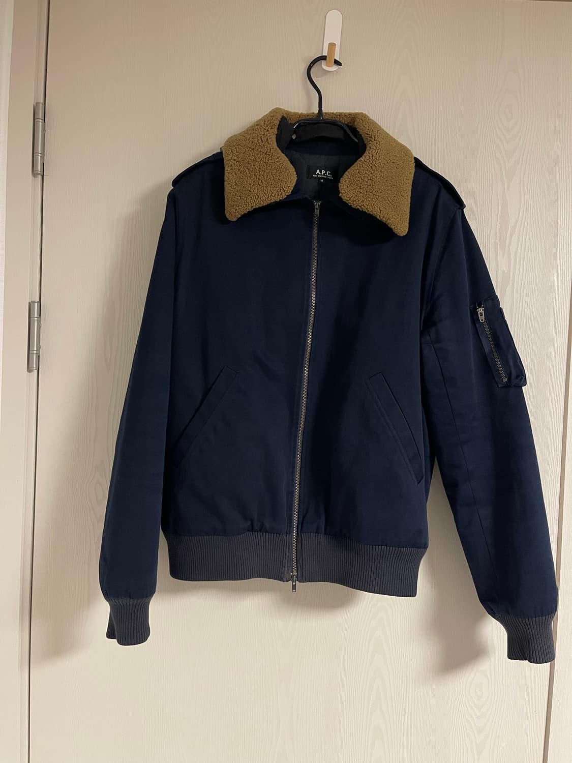 아페세(a.p.c) 맨체스터 항공 봄버자켓 네이비 M 상품이미지1