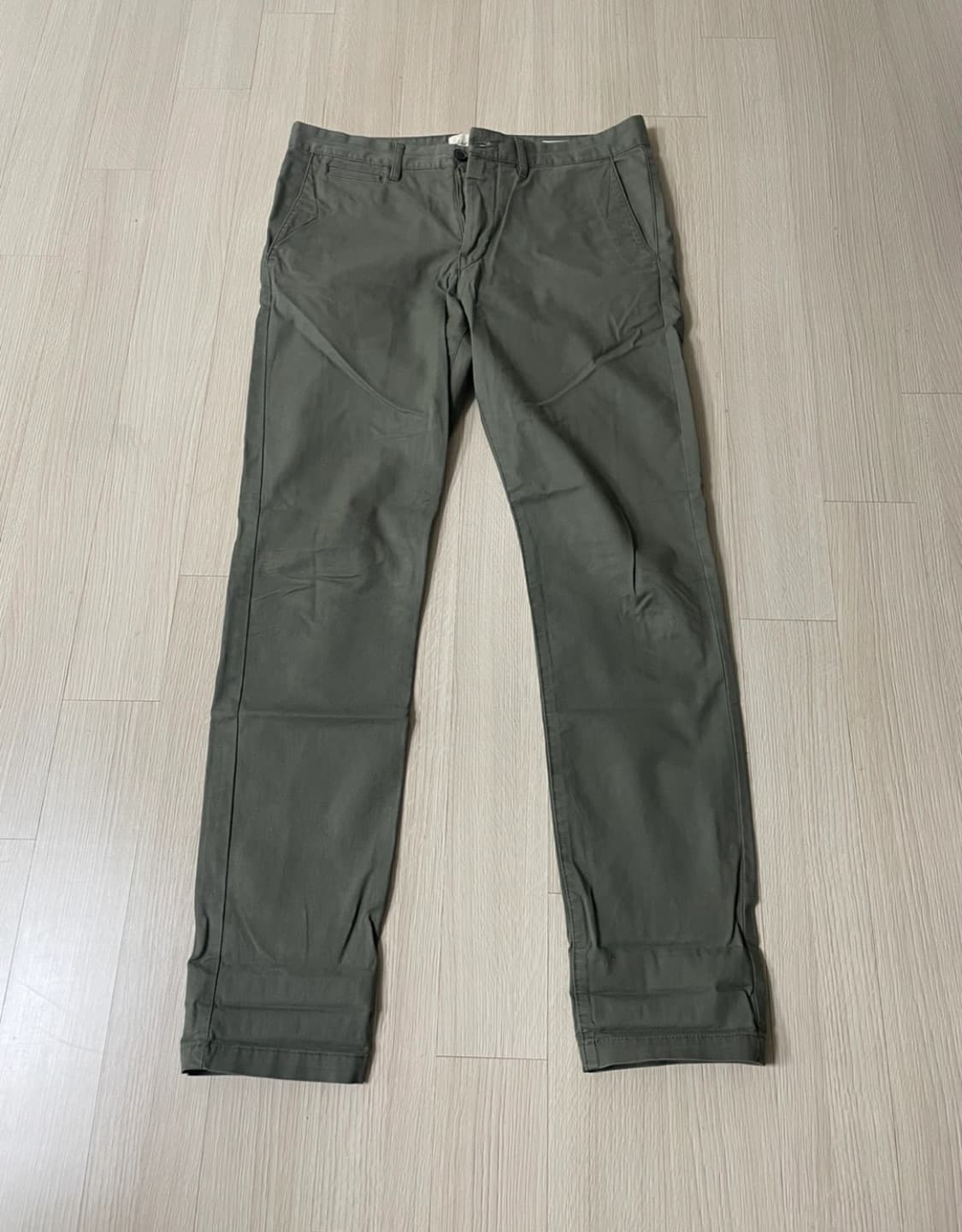 H&M 남자 바지 카키색상 사이즈32 상품이미지1