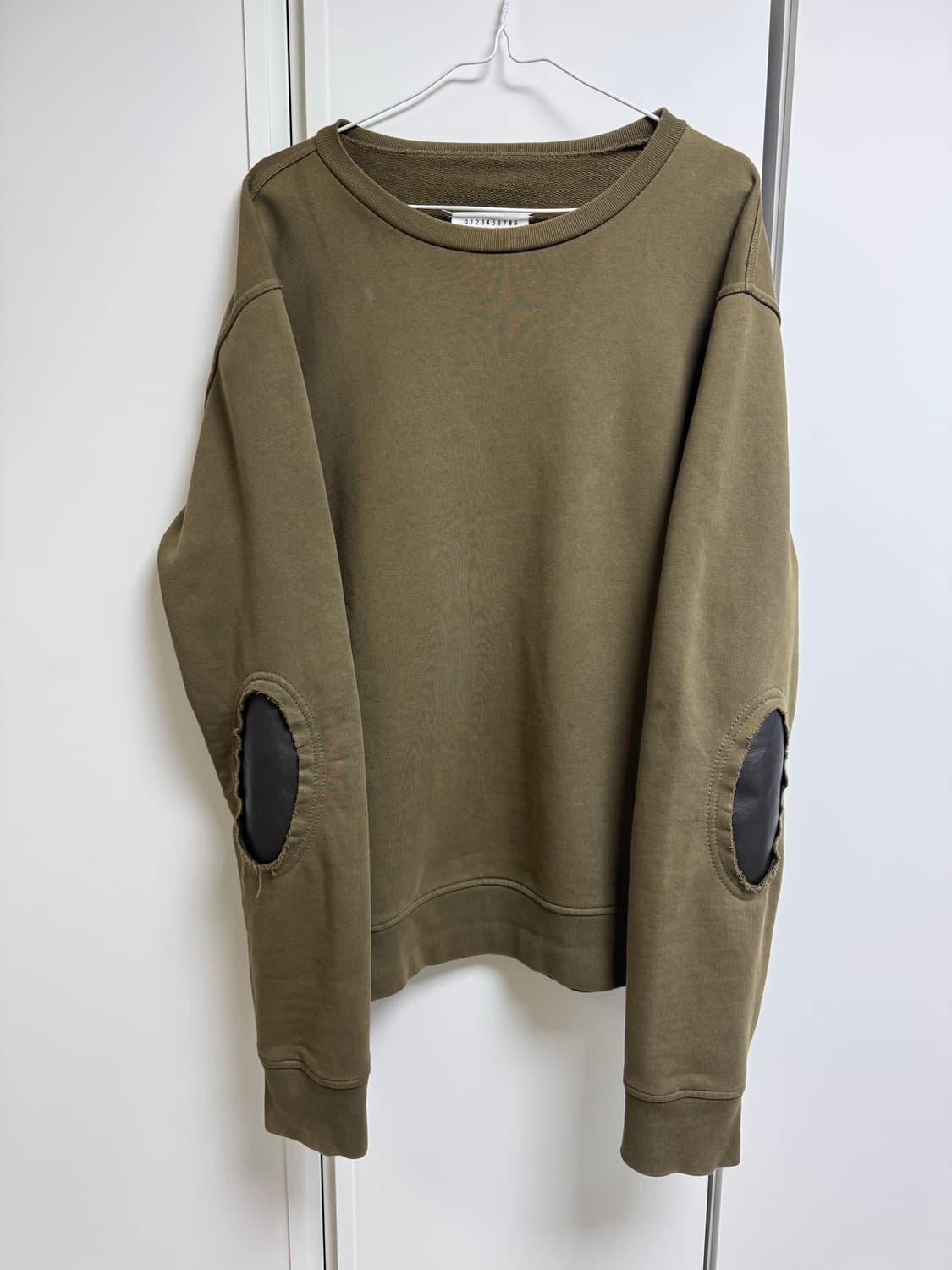 마르지엘라 엘보우패치 맨투맨 상품이미지3