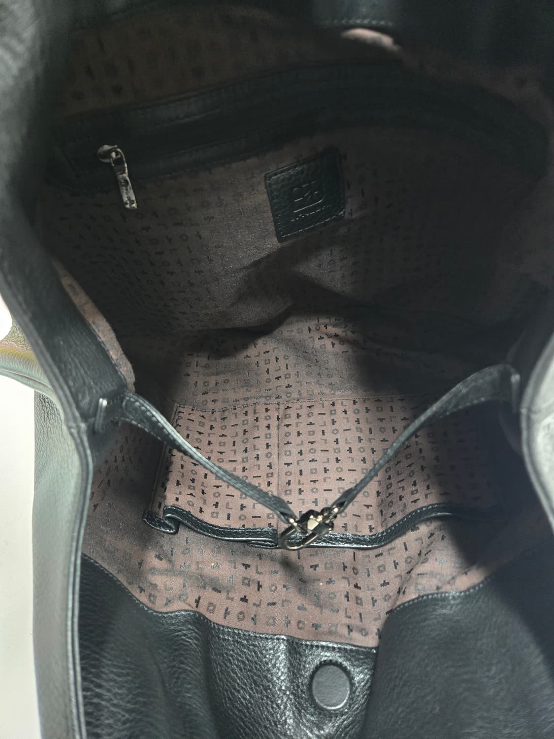 디자이너 이건만  블랙 가죽 호보백 숄더백 상품이미지5