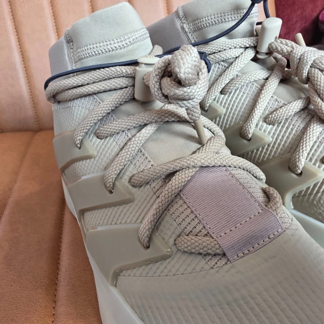 아디다스 X 피어 오브 갓 애슬레틱스 베스킷볼 클레이 295 상품이미지7