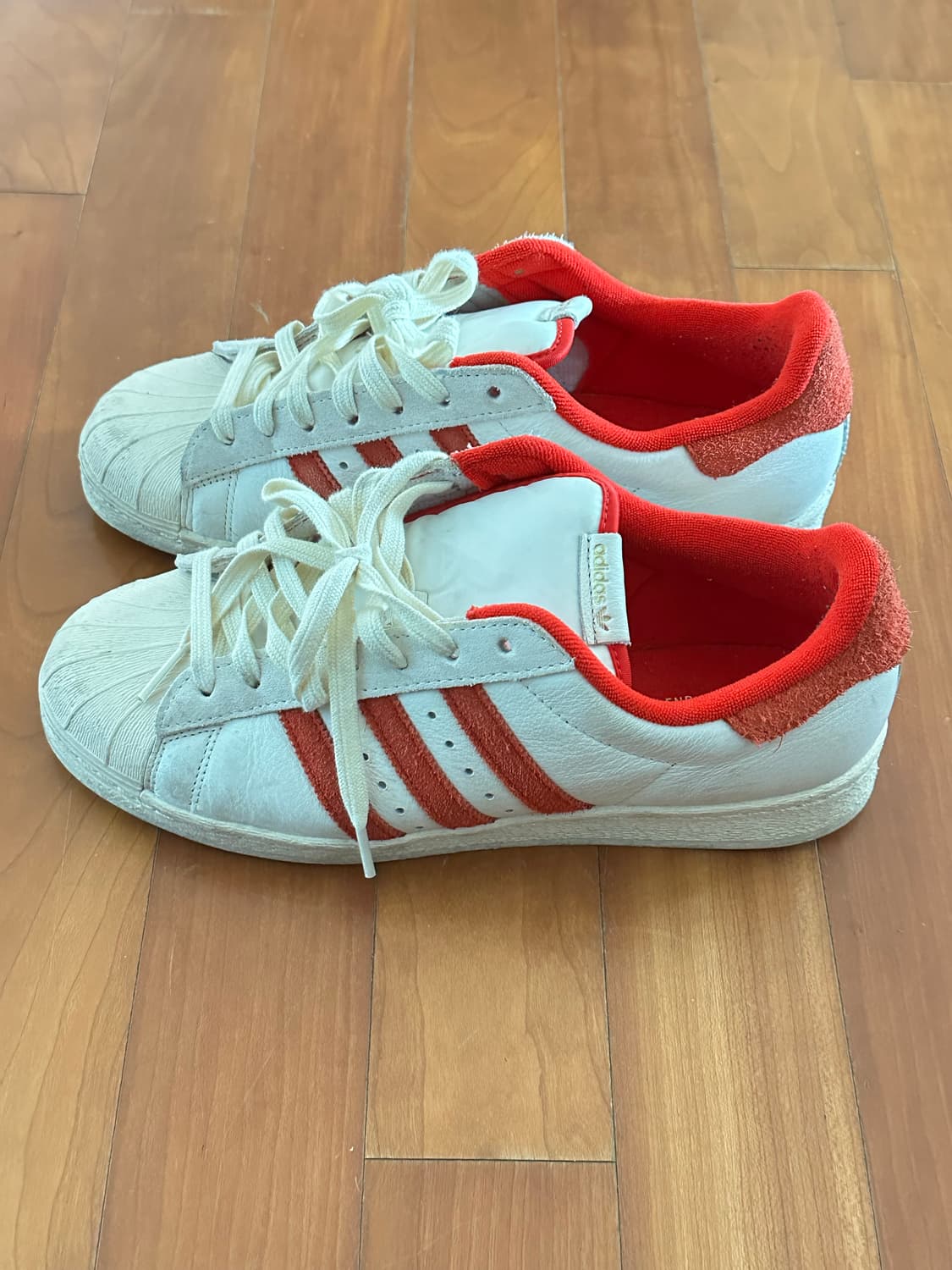 아디다스 슈퍼스타 82 클라우드 화이트 비비드 레드 상품이미지4