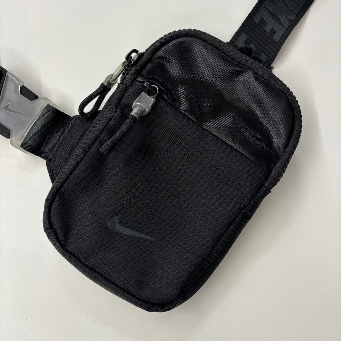 나이키 스포츠웨어 헤리티지 스몰 아이템 백 (Black) 상품이미지1