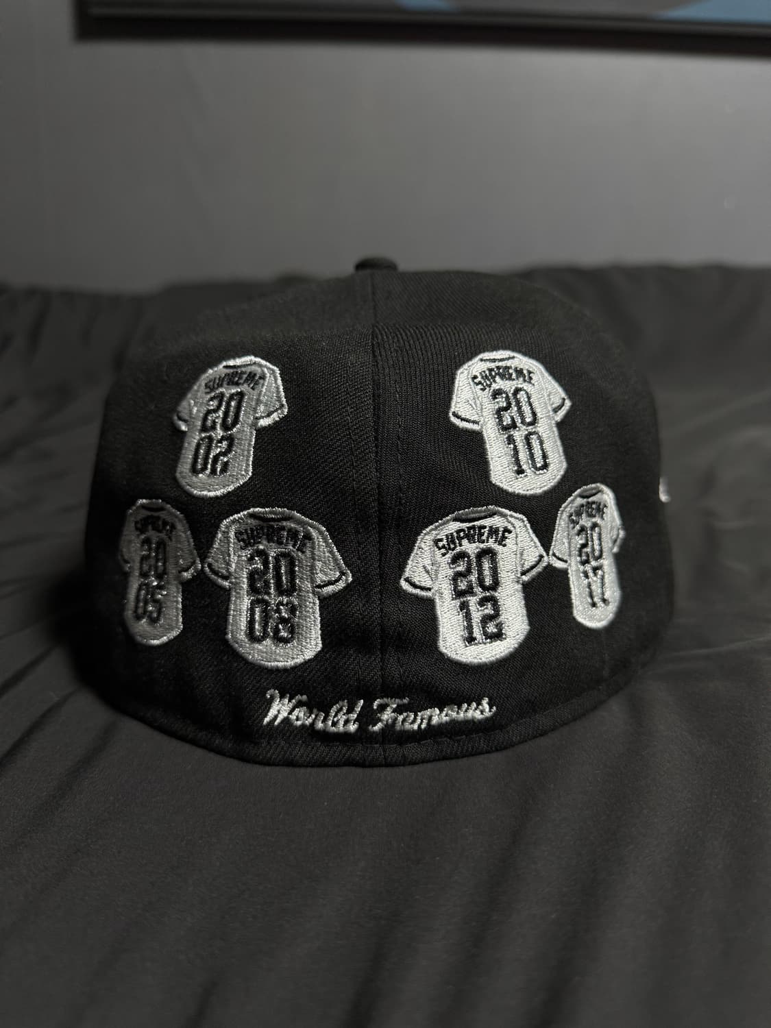 [734] 24FW 슈프림x뉴에라 저지 박스로고 블랙 상품이미지1