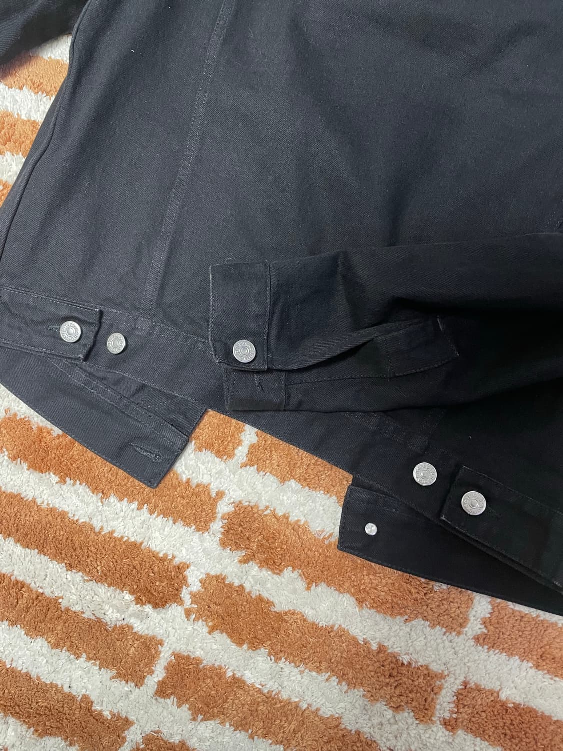 아크네 데님자켓 48 블랙 팝니다 상품이미지6