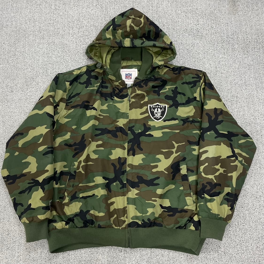 NFL 라스베이거스 레이더스 카모 봄버 자켓 상품이미지1