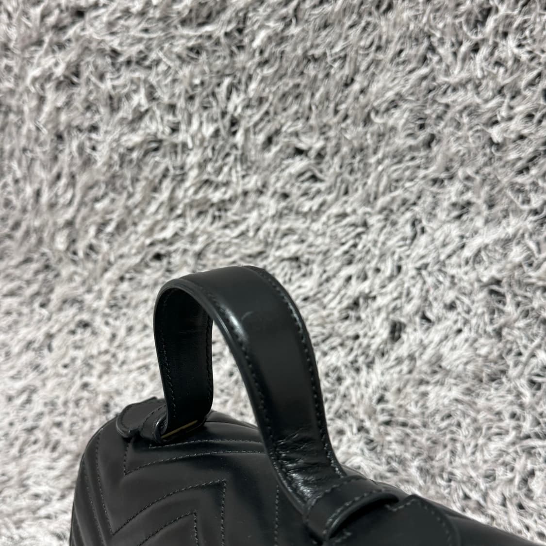 구찌 GG 마몬트 마틀라세 탑 핸들백 스몰 상품이미지6