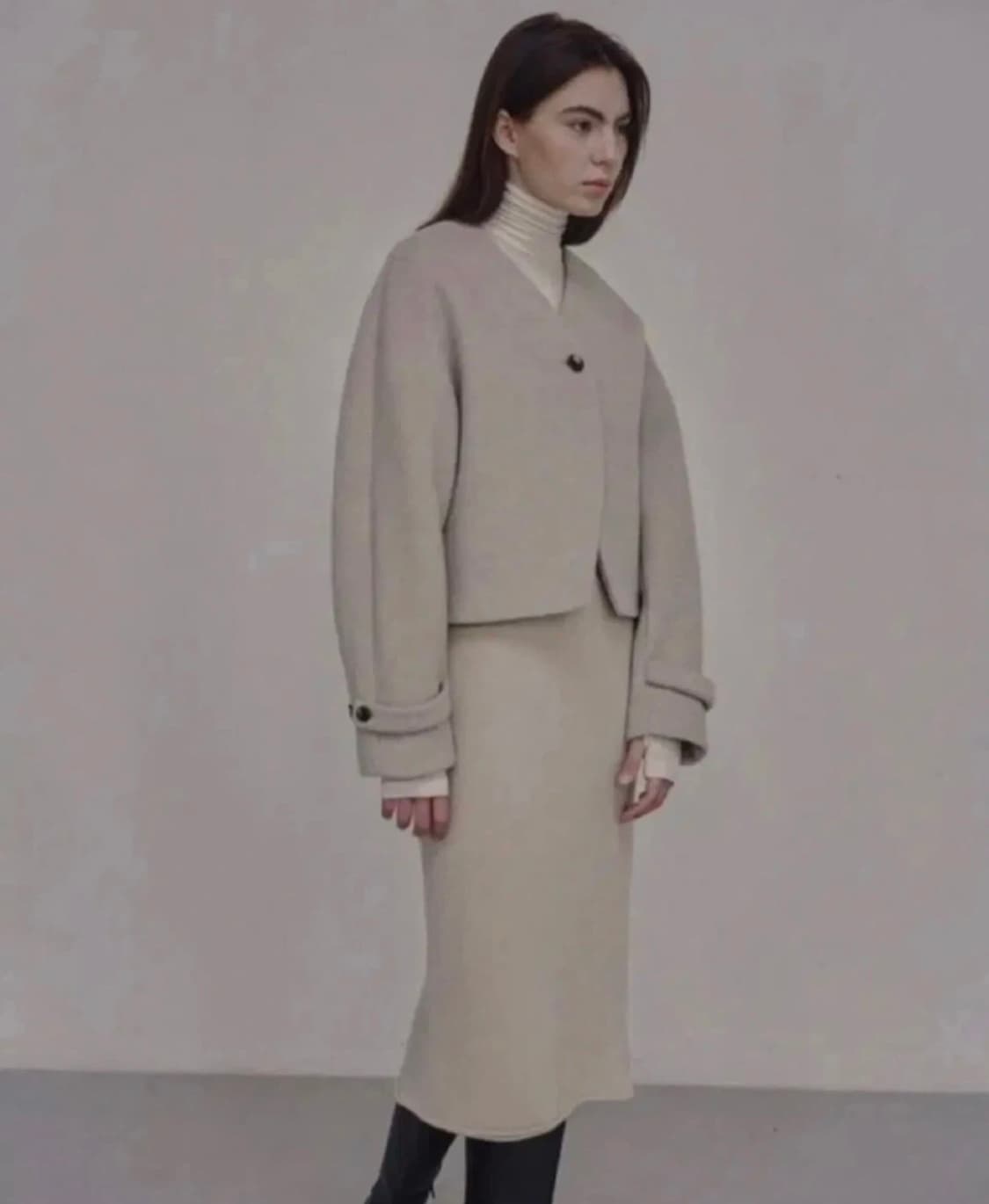 모이아 라운드 크롭코트 상품이미지2
