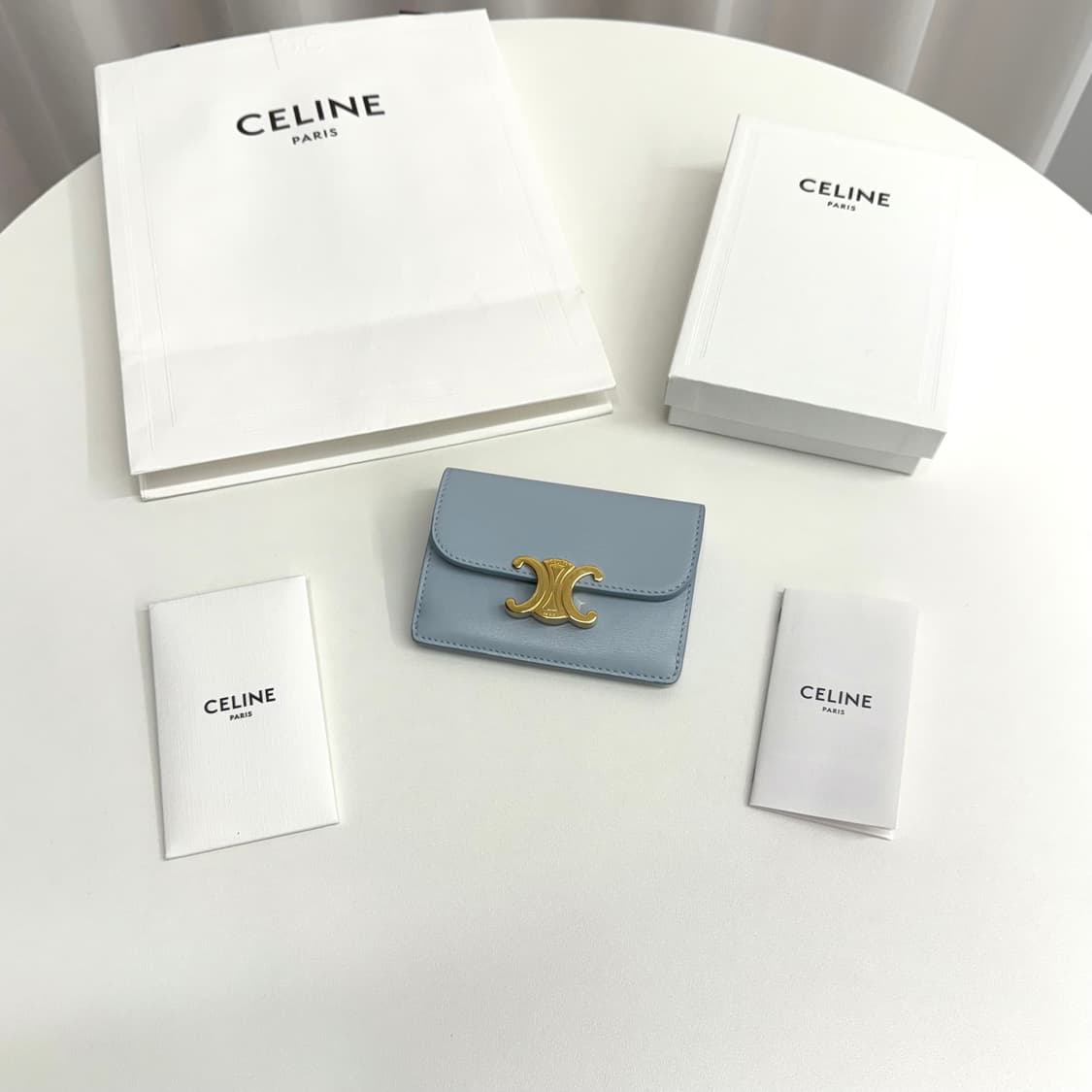 [정품] 셀린느 트리오페 플랩 지갑 페일 블루 상품이미지7