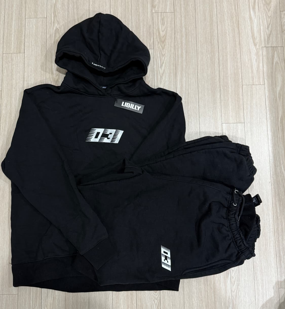 창모 LIBILLY 블랙 트레이닝 세트 XXL 새상품 후드티, 바지 상품이미지1