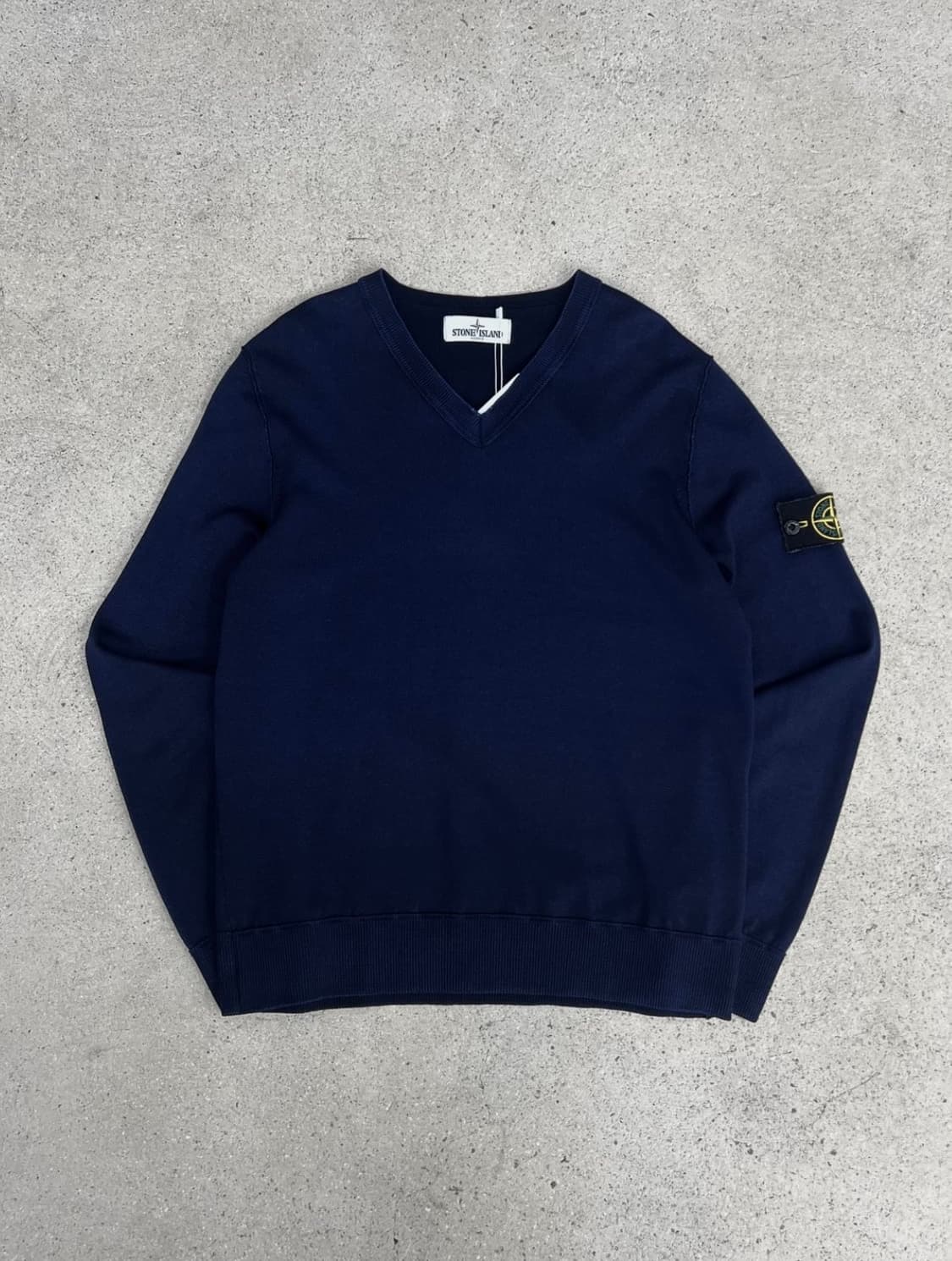 스톤아일랜드 브이넥 니트 L사이즈 상품이미지1