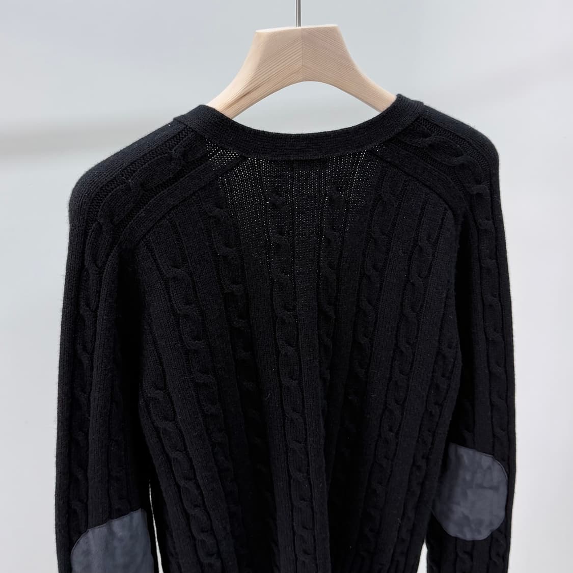 [S+급/M] 셀린느 트리오페 캐시미어 케이블 니트 가디건 블랙 상품이미지6